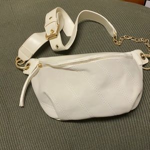 Casual beautiful half white Fanny pack.
